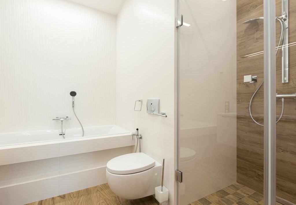 Guide complet des dimensions d'une douche pmr : les 5 normes essentielles à connaître 2 Dimension douche pmr